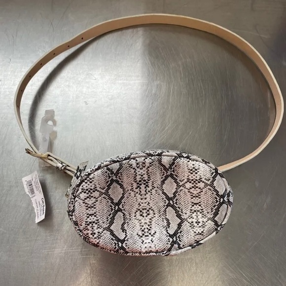 cititrend Handbags - Travel pouch belt women’s FENNY BELT